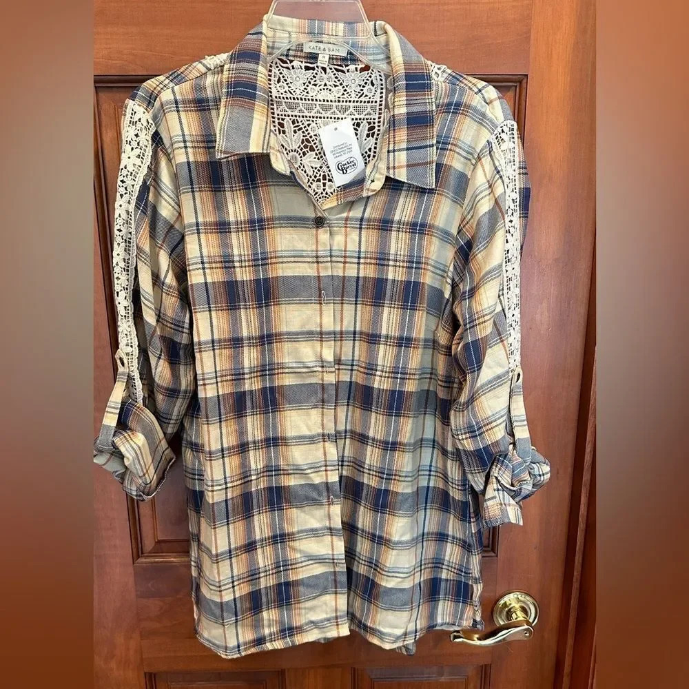 Kate and Sam NWT women’s crochet trim plaid flannel shirt.  Size M